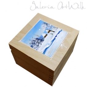 Glass ball in wooden box 39144